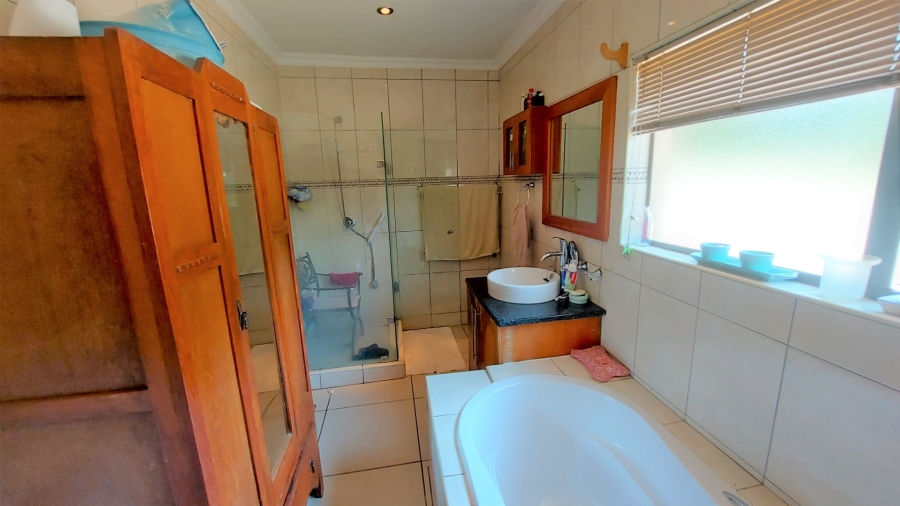 7 Bedroom Property for Sale in Birdwood Estate North West